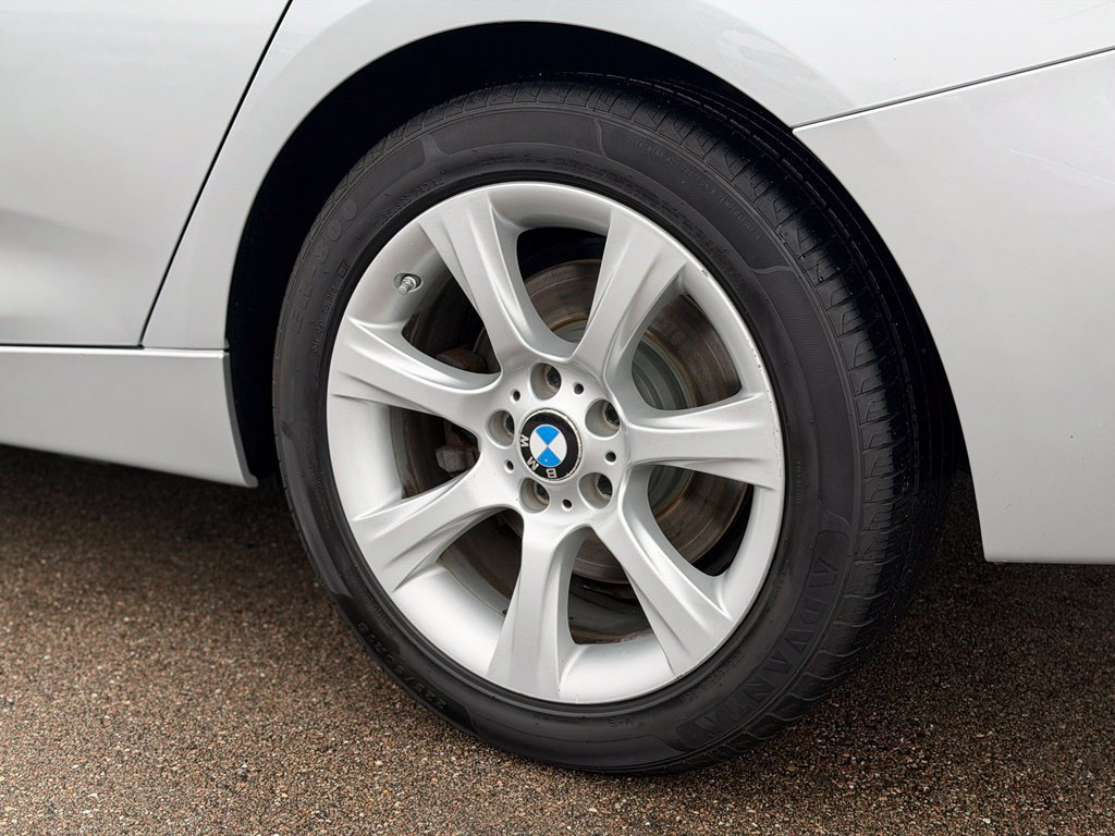 Used 2015 BMW 335i Gran Turismo xDrive AWD/4WD image 25