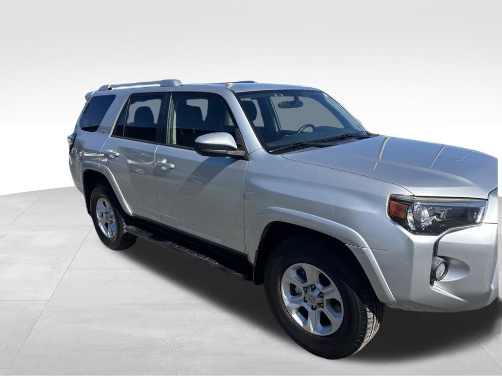 Used 2016 Toyota 4Runner SR5 AWD/4WD image 10