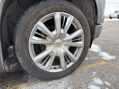 Used 2024 Chevrolet Silverado 1500 High Country w/ Technology Package image 13