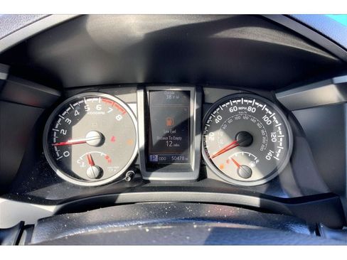 Used 2022 Toyota Tacoma SR image 22