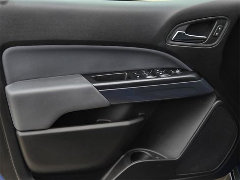 Used 2018 Chevrolet Colorado Z71 image 18