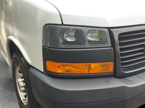 Used 2022 GMC Savana 2500 w/ Driver Convenience Package RWD image 27