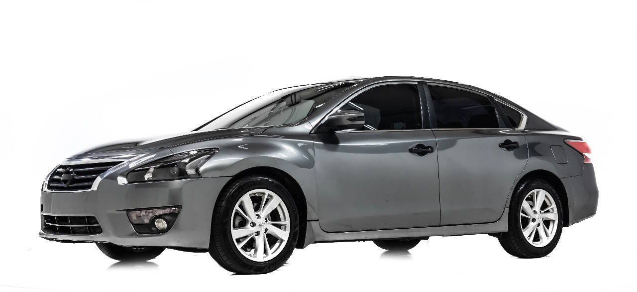 Used 2014 Nissan Altima 2.5 SV w/ Convenience Package FWD image 2