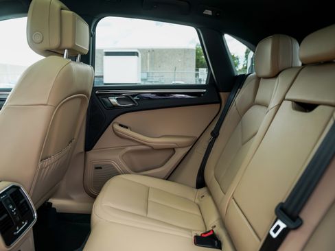 New 2025 Porsche Macan image 28