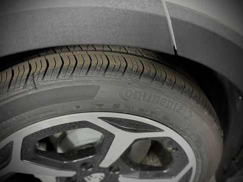 New 2025 Porsche Taycan 4S image 19