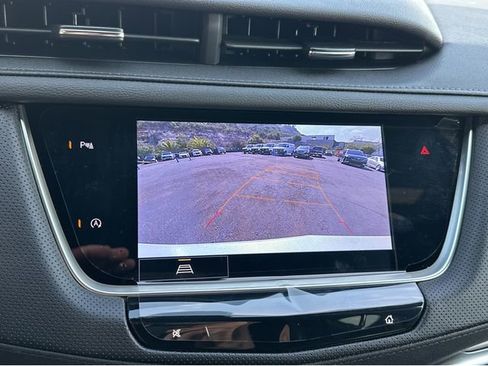 New 2025 Cadillac XT5 Luxury image 6