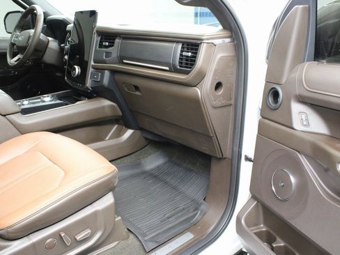 Used 2024 Ford Expedition Max King Ranch image 34