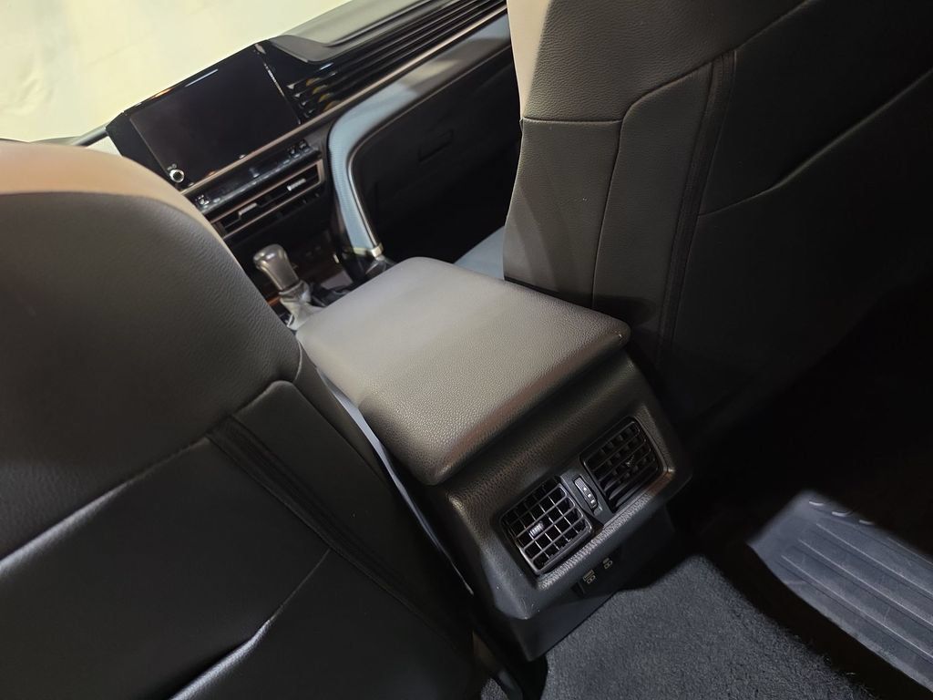 Used 2025 Toyota Camry SE w/ Convenience Package AWD/4WD image 22