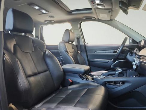 Certified 2024 Kia Telluride EX w/ EX Captain's Chair Package AWD/4WD image 26