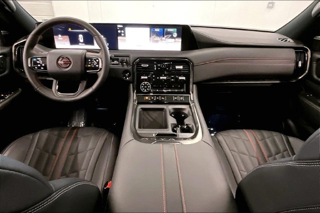 Used 2025 Nissan Armada PRO-4X AWD/4WD image 18