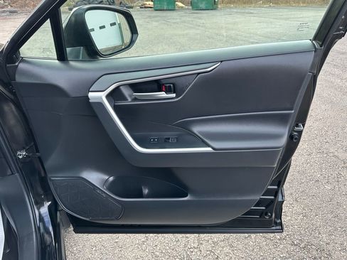 Used 2023 Toyota RAV4 XLE Premium AWD/4WD image 31