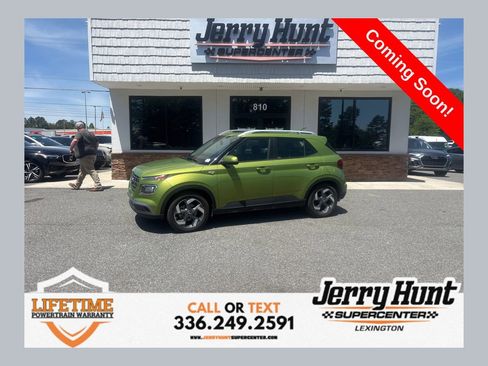 Used 2023 Hyundai Venue SEL FWD image 1