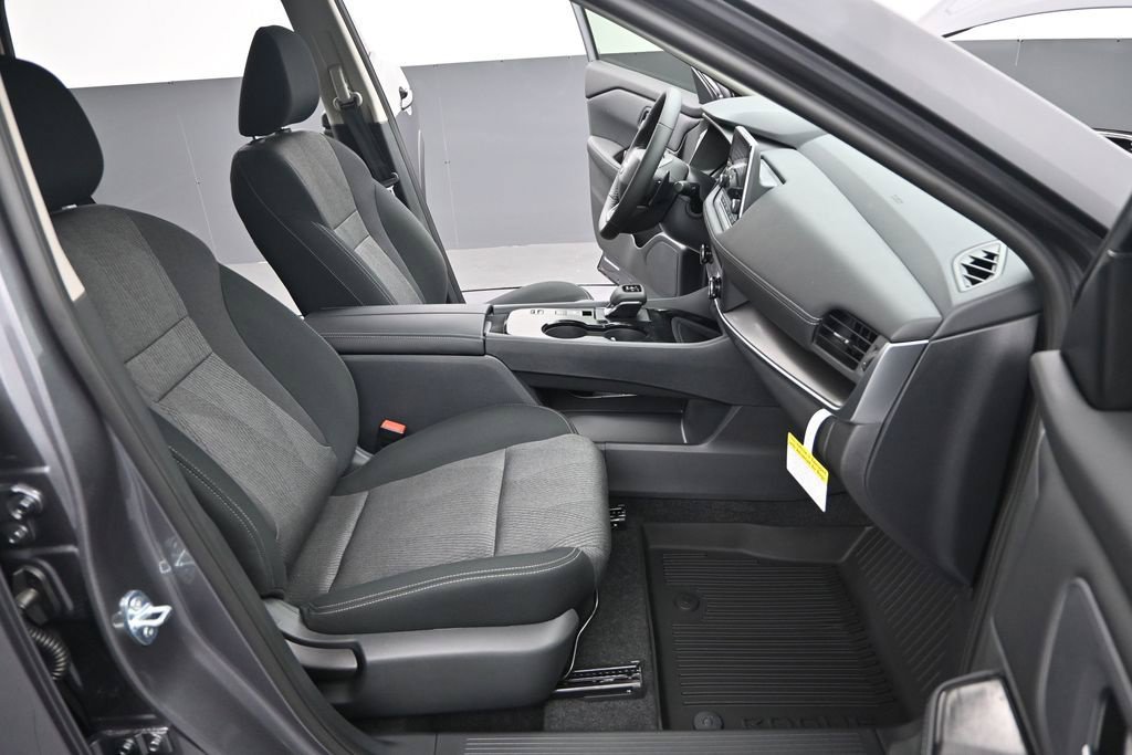 Certified 2026 Nissan Rogue SV w/ Cold Weather Package FWD image 28