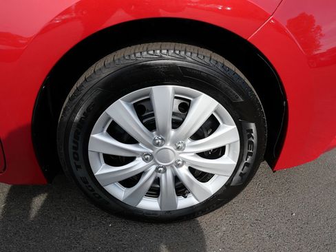 Used 2016 Toyota Corolla LE FWD image 39