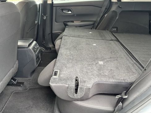 Used 2025 Nissan Rogue SV image 25