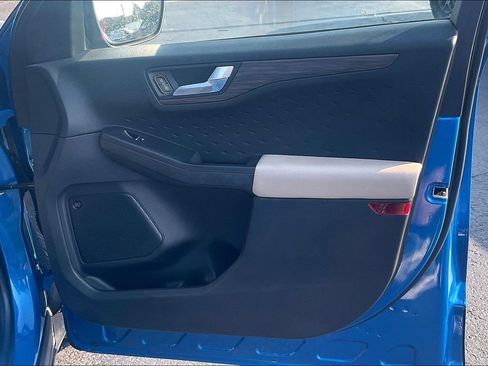 Certified 2020 Ford Escape Titanium AWD/4WD image 23