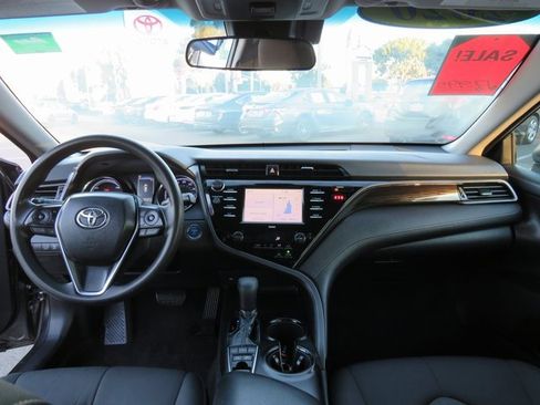 Used 2020 Toyota Camry LE image 19