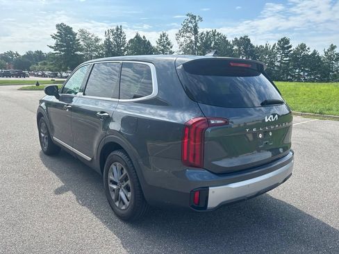 Used 2023 Kia Telluride LX AWD/4WD image 5