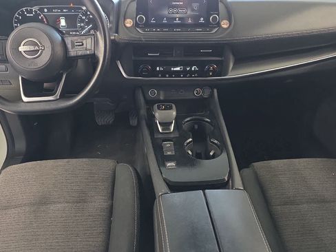 Used 2023 Nissan Rogue SV FWD image 4