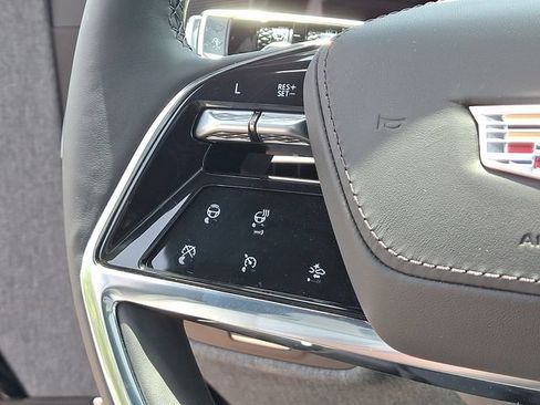 Used 2026 Cadillac Escalade Platinum Sport w/ LPO, Floor Liner Package AWD/4WD image 21