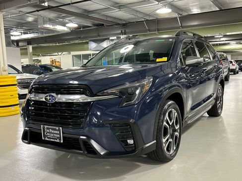 Used 2023 Subaru Ascent Limited w/ Technology Package AWD/4WD image 5