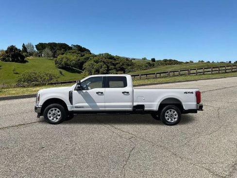 Certified 2024 Ford F250 XLT image 3