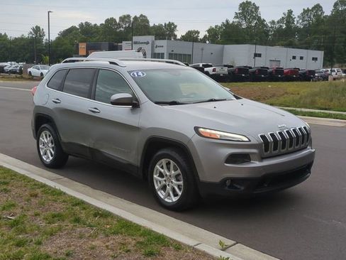 Used 2014 Jeep Cherokee Latitude FWD image 15