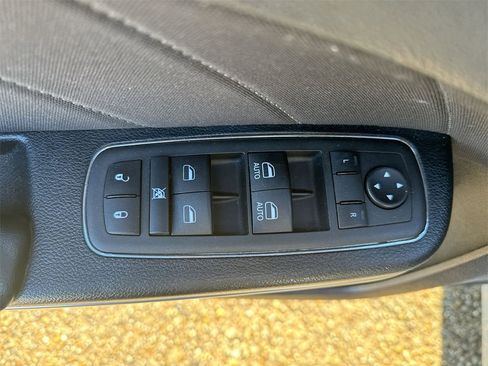 Used 2022 Dodge Charger R/T w/ Blacktop Package image 15