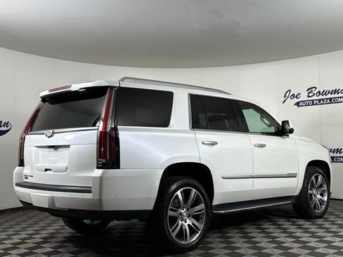 Used 2019 Cadillac Escalade Luxury image 8