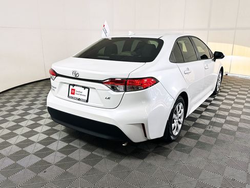 Used 2025 Toyota Corolla LE FWD image 3