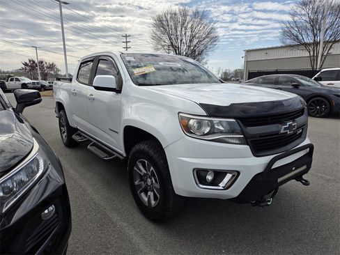 Used 2018 Chevrolet Colorado Z71 w/ LPO, Premium Interior Package image 3