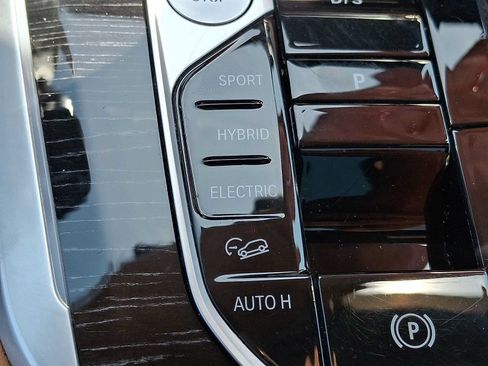 Used 2024 BMW X5 xDrive50e w/ M Sport Package AWD/4WD image 22