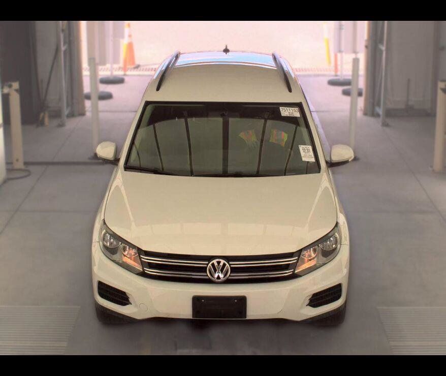 Used 2017 Volkswagen Tiguan Limited w/ Premium Package FWD image 8