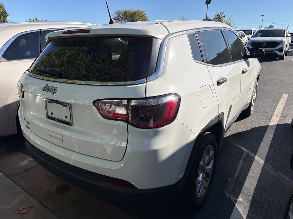 Used 2025 Jeep Compass Sport AWD/4WD image 3