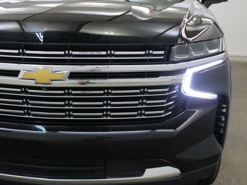 Used 2021 Chevrolet Tahoe Premier w/ Premium Package RWD image 8