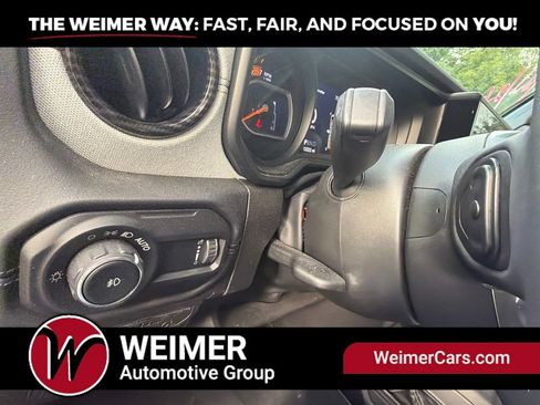 Used 2024 Jeep Wrangler Unlimited Sahara w/ Technology Group AWD/4WD image 48