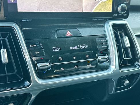 Used 2021 Kia Sorento SX image 17