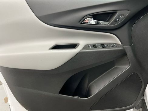 Used 2024 Chevrolet Equinox LS w/ LS Convenience Package image 20