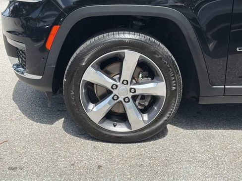 Used 2021 Jeep Grand Cherokee L Limited w/ Luxury Tech Group II AWD/4WD image 11