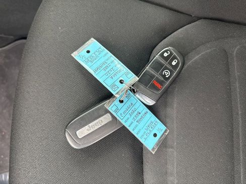 Used 2020 Jeep Renegade Latitude image 32