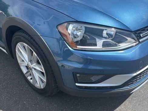 Used 2017 Volkswagen Golf Alltrack SE AWD/4WD image 11