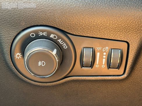 Used 2024 Jeep Compass Latitude AWD/4WD image 10