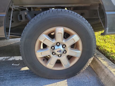 Used 2013 Ford F150 XLT w/ Luxury Equipment Group image 7