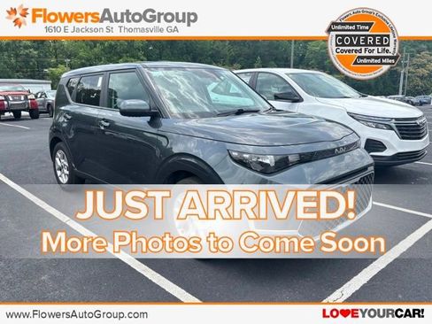 Used 2025 Kia Soul LX w/ LX Technology Package FWD image 1