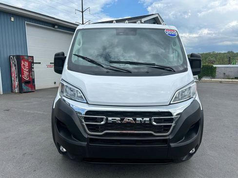 Used 2025 RAM ProMaster 2500 w/ U-Haul Equipment Group FWD image 8