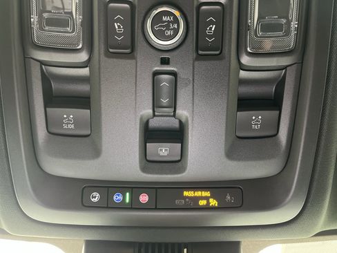 Certified 2025 GMC Yukon XL Denali w/ Sun & Power Step Package image 34