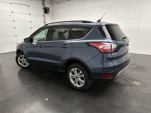 Used 2018 Ford Escape SE w/ SE Sync 3 Package FWD image 6