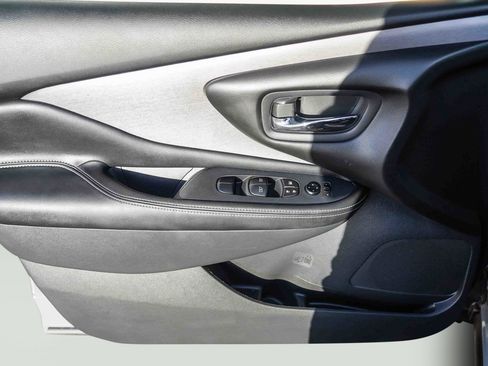 Used 2024 Nissan Murano SV w/ SV Midnight Edition Package image 14