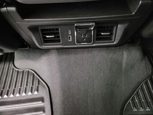 Used 2024 Chevrolet Silverado 1500 LT image 23