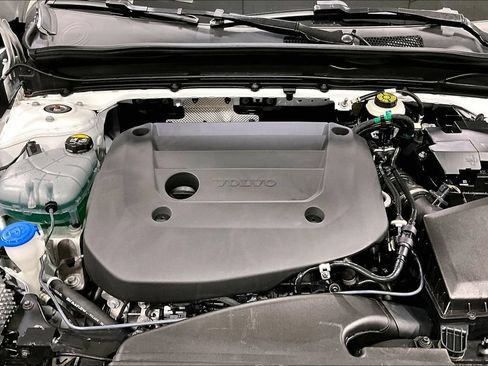 Certified 2026 Volvo XC40 B5 Plus w/ Protection Package Premier AWD/4WD image 29